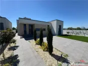 Casa parter NOUA, livada,130 mp utili, 490 mp teren,MOBILATA 