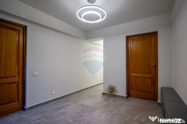 Vila superbă în inima stațiunii Sinaia – eleganță,...