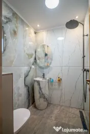 Vila superbă în inima stațiunii Sinaia – eleganță,...