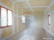 Casă cu 3 camere, anexă și 2042 mp teren de vânzare, ... 