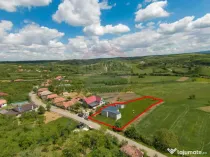 Casă cu 3 camere, anexă și 2042 mp teren de vânzare, ...