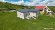 Casă cu 3 camere, anexă și 2042 mp teren de vânzare, ... 