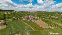 Casă cu 3 camere, anexă și 2042 mp teren de vânzare, ...