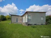 Casă cu 3 camere, anexă și 2042 mp teren de vânzare, ... 