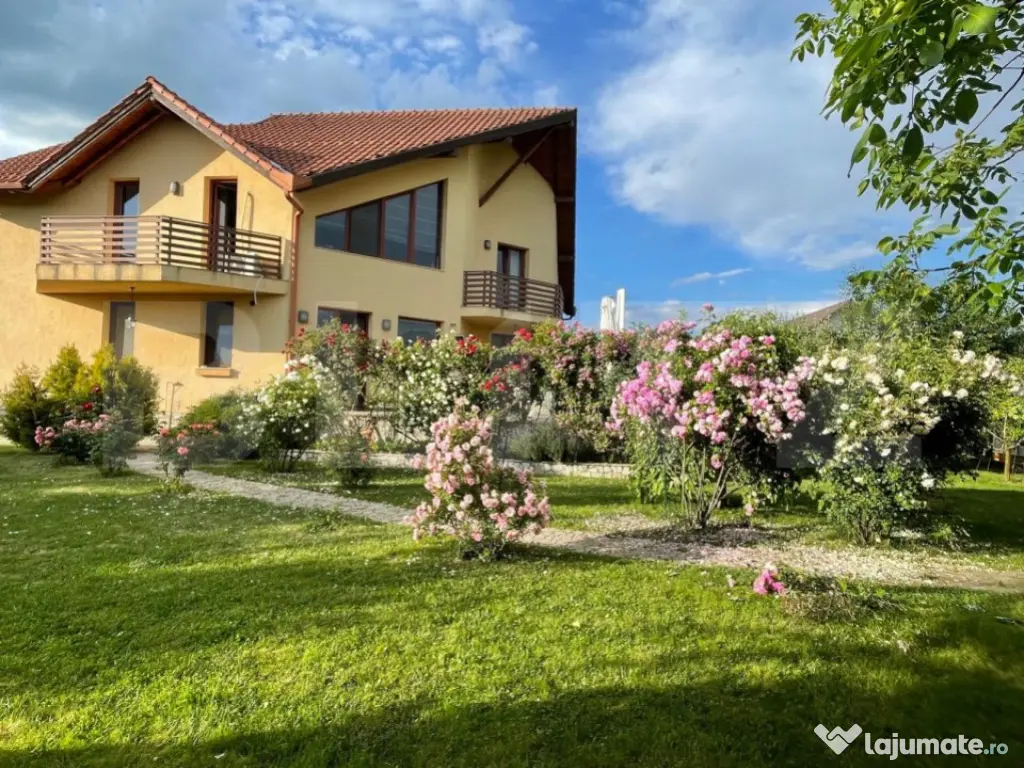 Casă individuală de vânzare, 250 mp utili, teren 1200 mp,