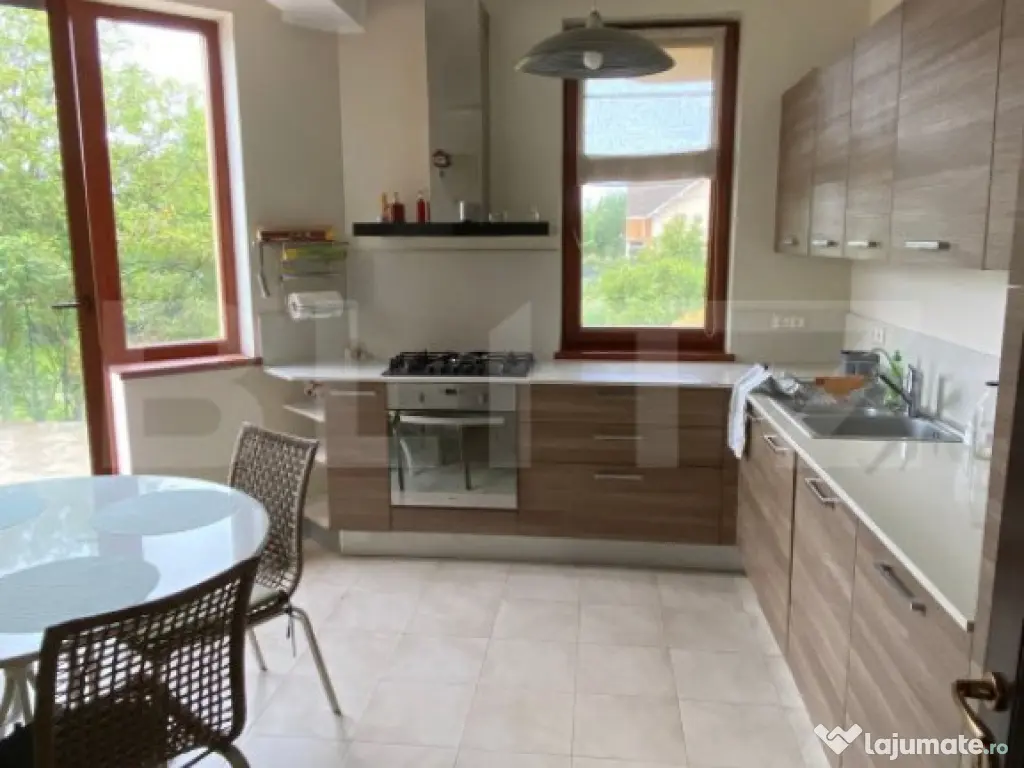 Casă individuală de vânzare, 250 mp utili, teren 1200 mp,