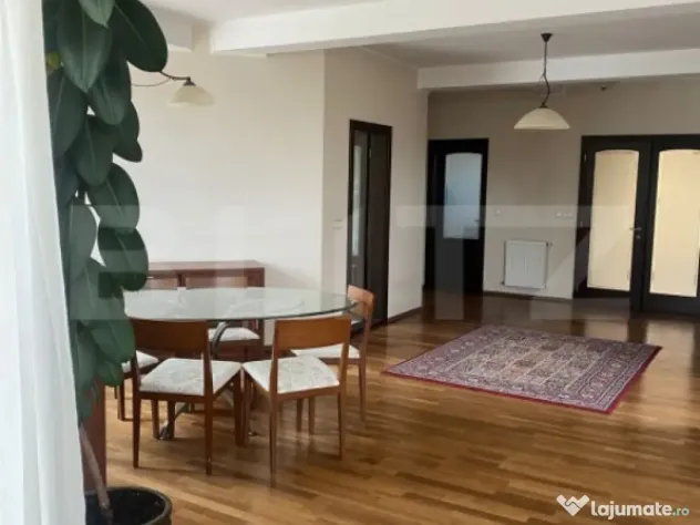 Casă individuală de vânzare, 250 mp utili, teren 1200 mp,