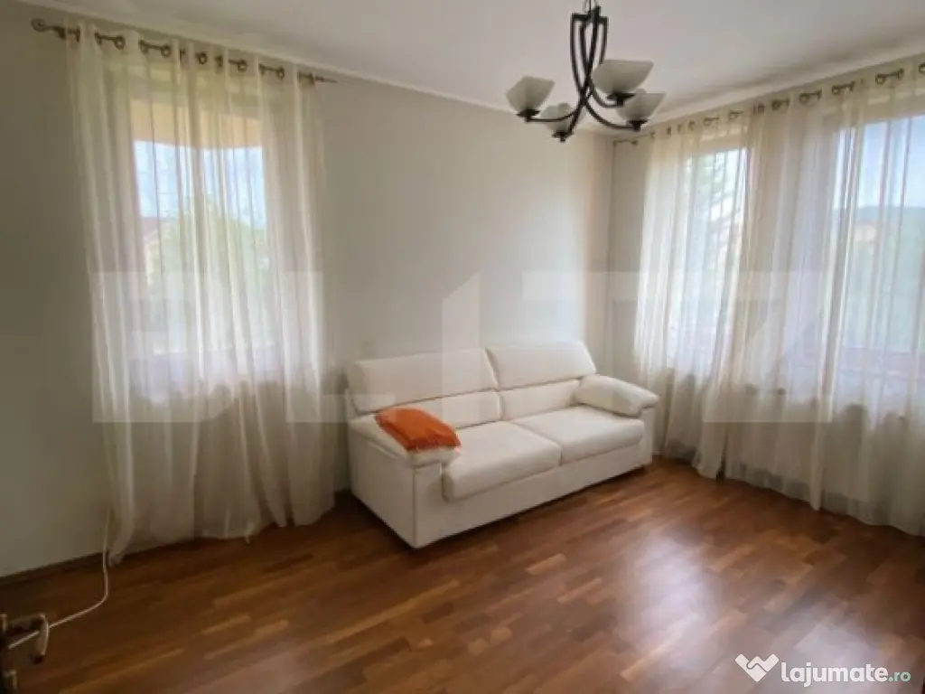 Casă individuală de vânzare, 250 mp utili, teren 1200 mp,
