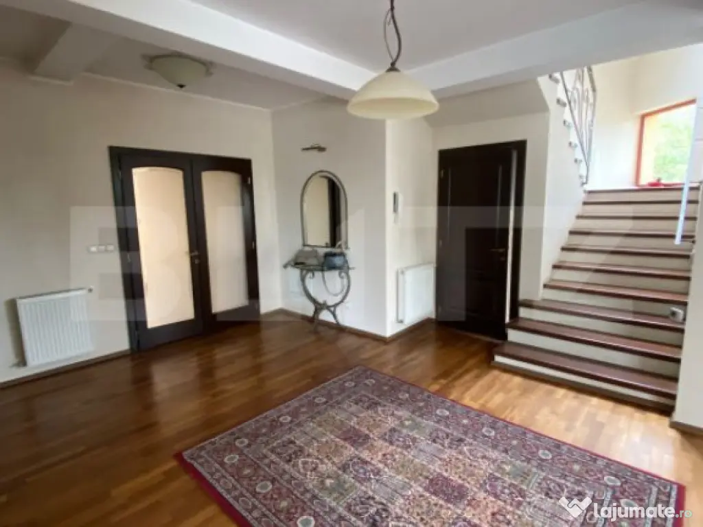 Casă individuală de vânzare, 250 mp utili, teren 1200 mp,