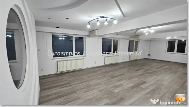 De inchiriat spatiu comercial zona Centru