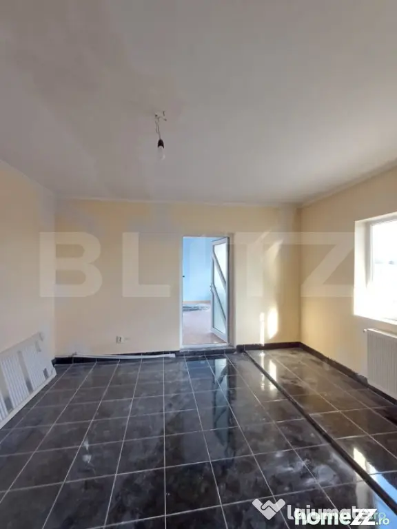 Apartament de vanzare, cu 3 camere, 84 mp, zona Centrala