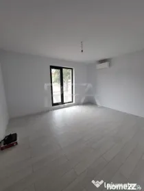 3 camere P/5, parcare, centrala, gradina, Bdul Timisoara.