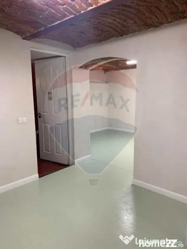 Spațiu comercial de închiriat 40 mp, în zona Decebal