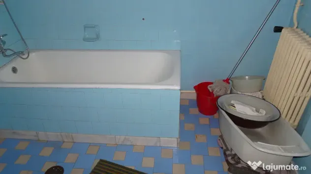Vand apartament cu 4 camere cu garaj si beci in duplex in Deva,