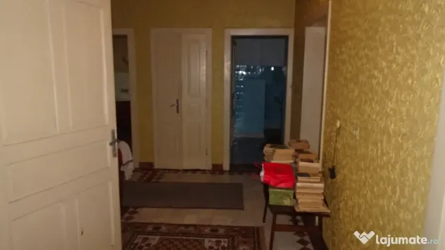 Vand apartament cu 4 camere cu garaj si beci in duplex in Deva,