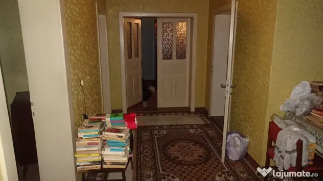Vand apartament cu 4 camere cu garaj si beci in duplex in Deva,