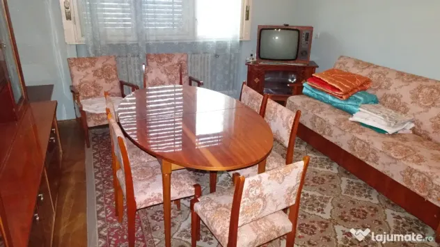 Vand apartament cu 4 camere cu garaj si beci in duplex in Deva,