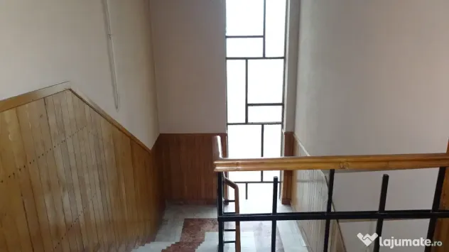 Vand apartament cu 4 camere cu garaj si beci in duplex in Deva,