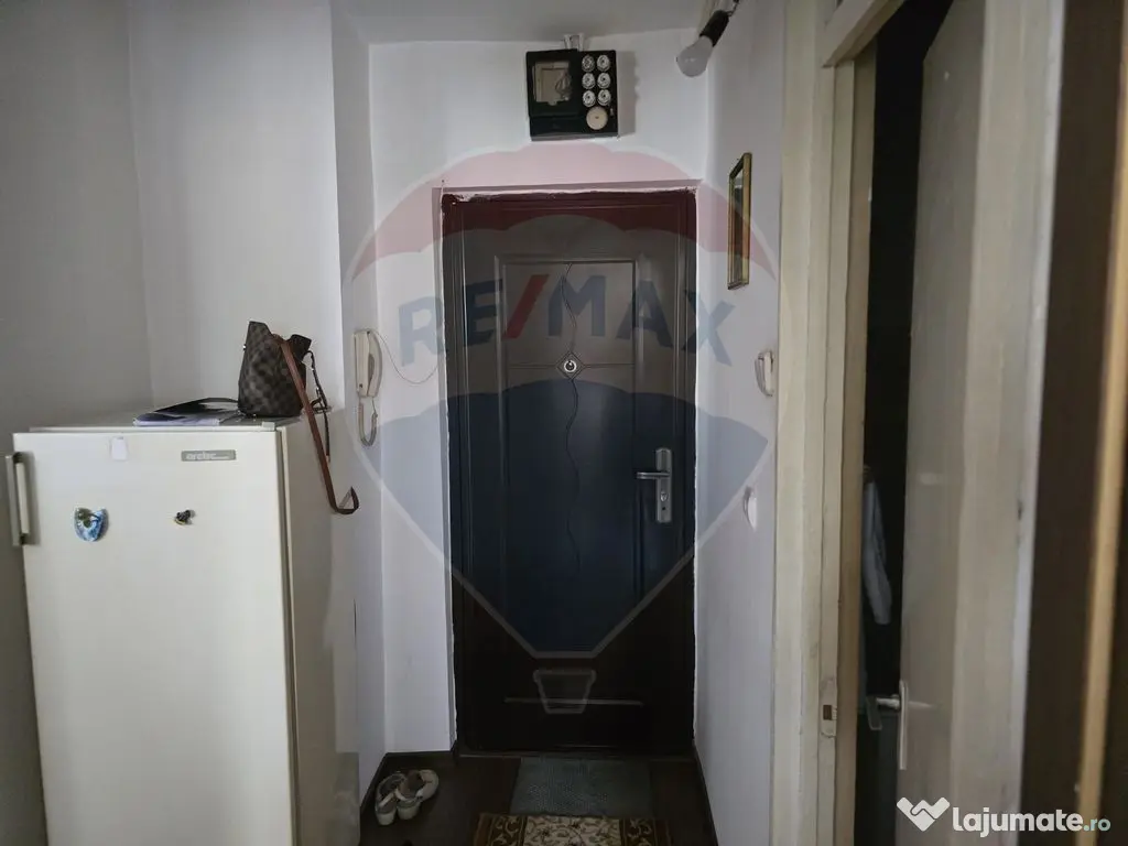 Garsoniera de vânzare în zona Calea Severinului