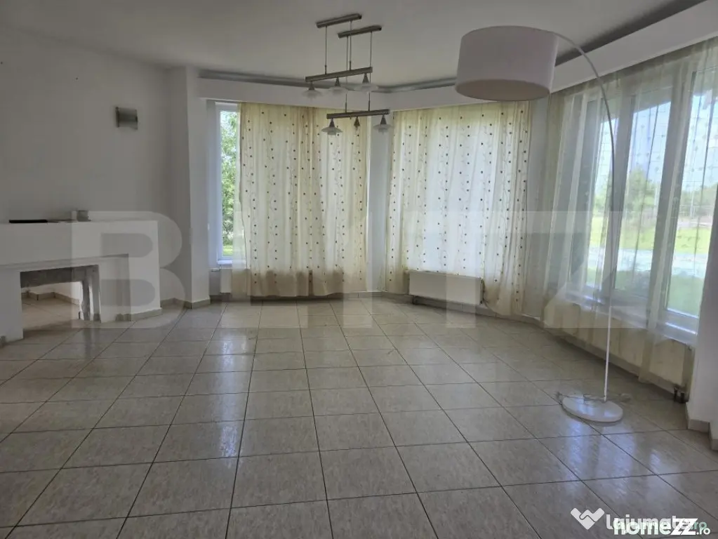 Casa cu piscina ,7 camere, 447 mp - teren 1535mp, Vetis - Vetis (Satu-Mare)