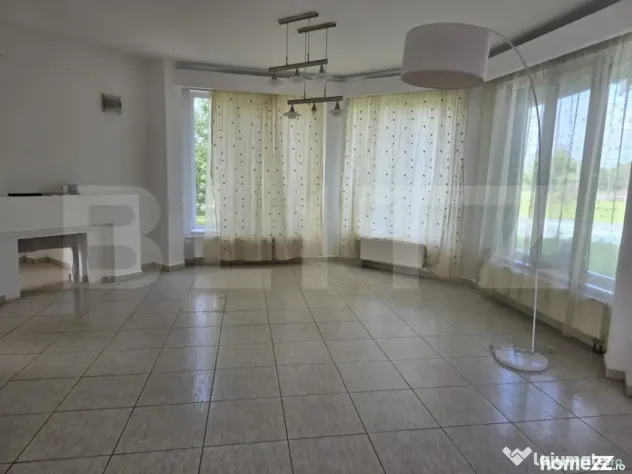 Casa cu piscina ,7 camere, 447 mp - teren 1535mp, Vetis - Vetis (Satu-Mare)