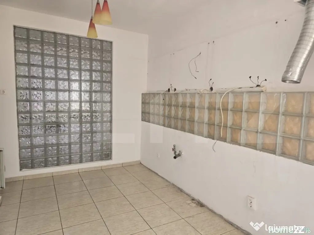 Casa cu piscina ,7 camere, 447 mp - teren 1535mp, Vetis - Vetis (Satu-Mare)