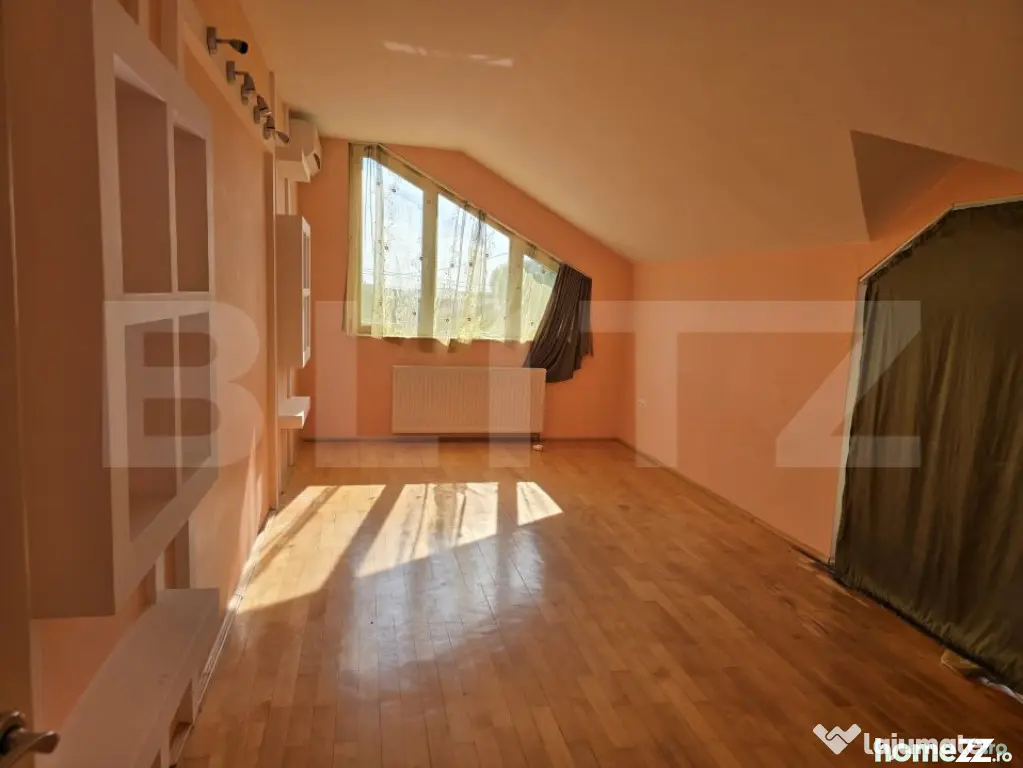 Casa cu piscina ,7 camere, 447 mp - teren 1535mp, Vetis - Vetis (Satu-Mare)