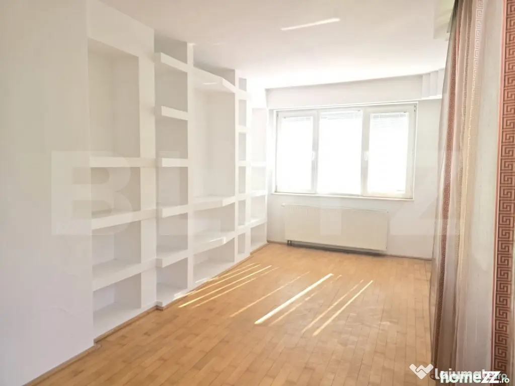 Casa cu piscina ,7 camere, 447 mp - teren 1535mp, Vetis - Vetis (Satu-Mare)