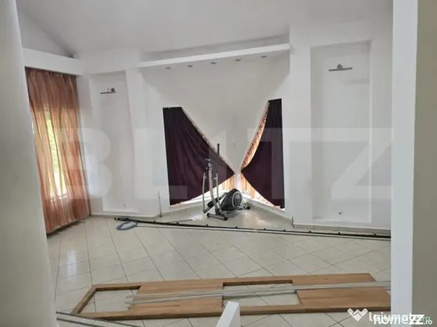 Casa cu piscina ,7 camere, 447 mp - teren 1535mp, Vetis - Vetis (Satu-Mare)