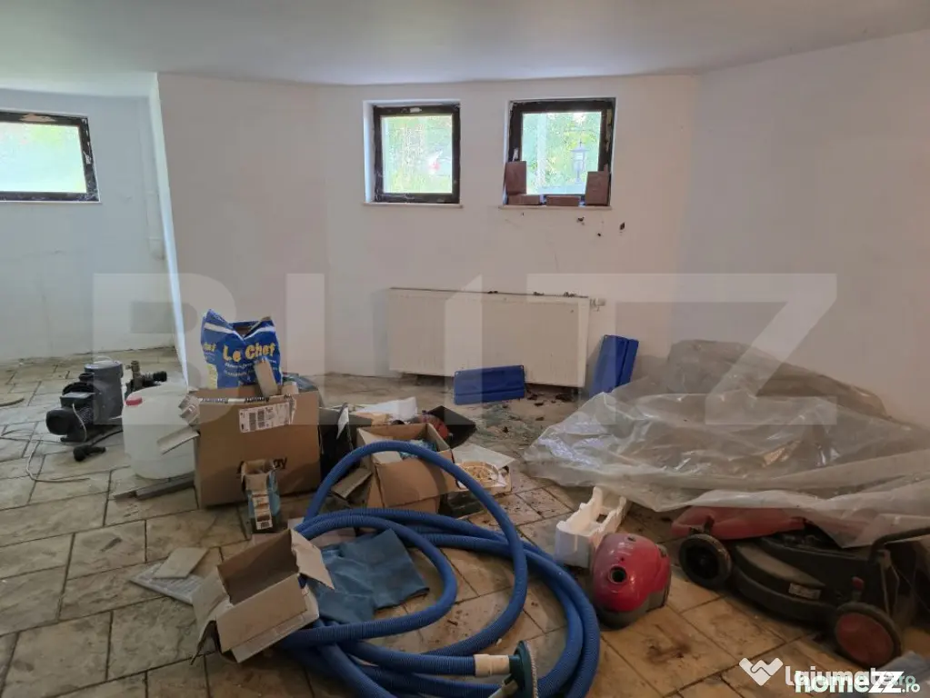 Casa cu piscina ,7 camere, 447 mp - teren 1535mp, Vetis - Vetis (Satu-Mare)