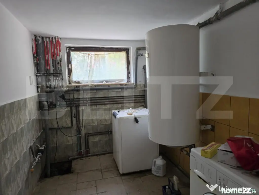 Casa cu piscina ,7 camere, 447 mp - teren 1535mp, Vetis - Vetis (Satu-Mare)