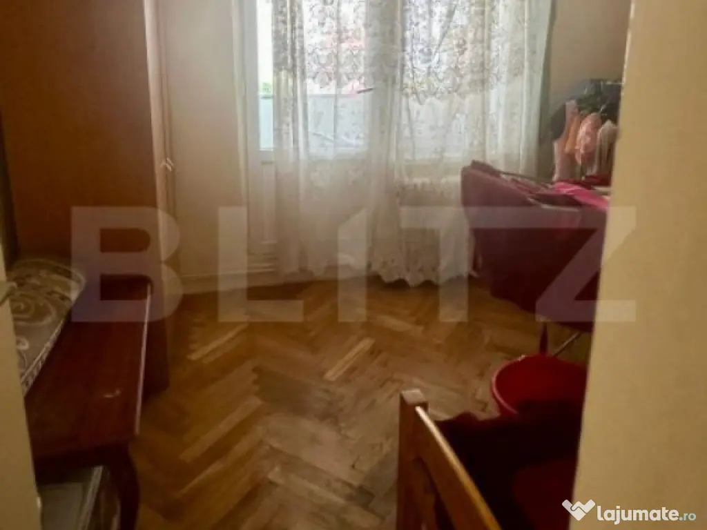Apartament de vanzare, cu 3 camere, zona Tudor