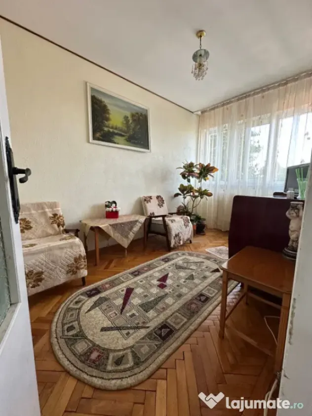 Etaj 2- Apartament 3 camere confort 1, zona Garii.