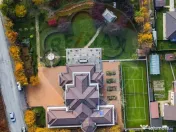 Bijuterie arhitecturală unică | teren de tenis | finisa... 