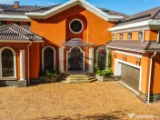 Bijuterie arhitecturală unică | teren de tenis | finisa... 