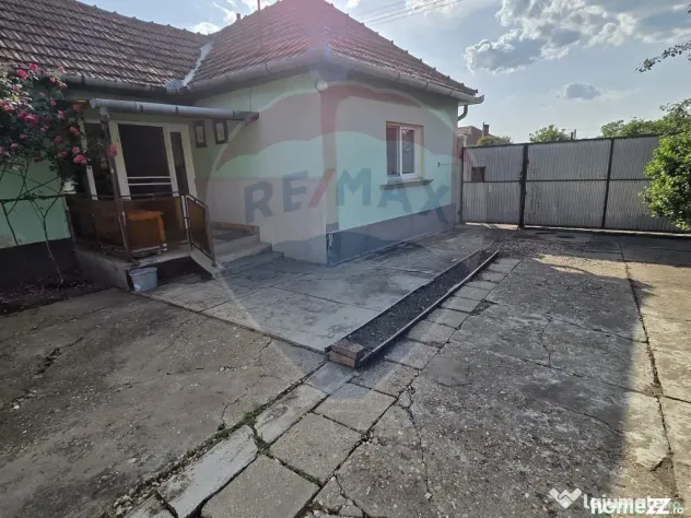 Casă cu gradina si solarii de legume in Mehkerek UNGARIA