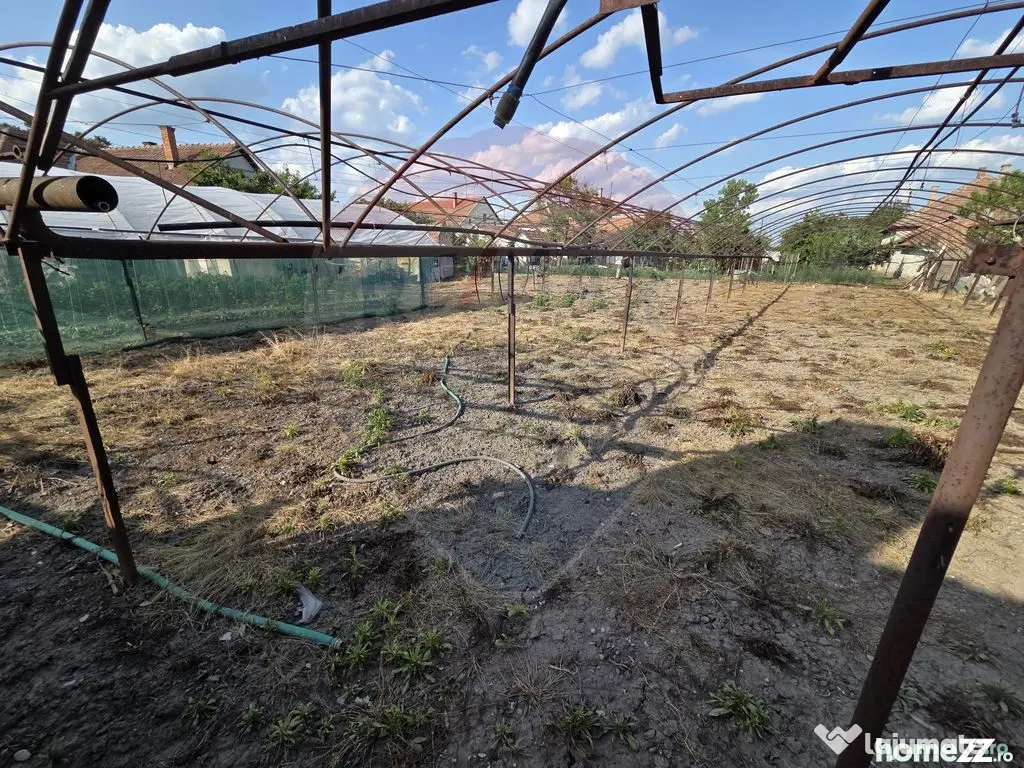 Casă cu gradina si solarii de legume in Mehkerek UNGARIA