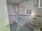 Casă cu gradina si solarii de legume 