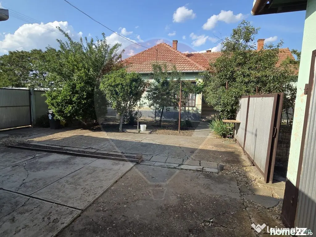 Casă cu gradina si solarii de legume in Mehkerek UNGARIA