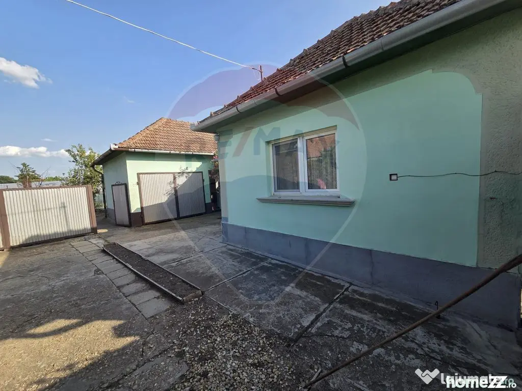 Casă cu gradina si solarii de legume in Mehkerek UNGARIA