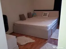 1 camera in zona Aradului