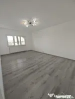Apartament spațios,de vanzare, 3 camere, 98 mp, zona Petru