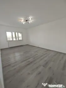 Apartament spațios,de vanzare, 3 camere, 98 mp, zona Petru