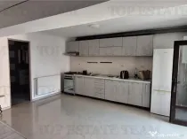 Casa moderna, complet mobilata, 3 camere - zona Stadion, Con