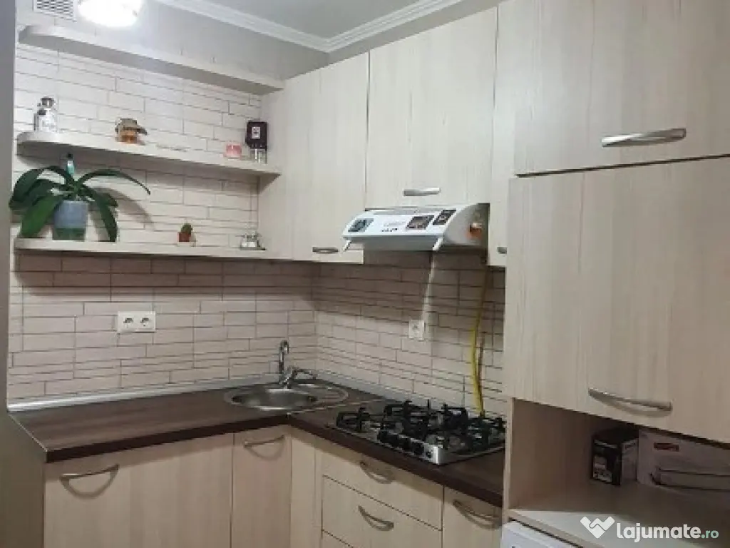 1 camera in zona Centrala