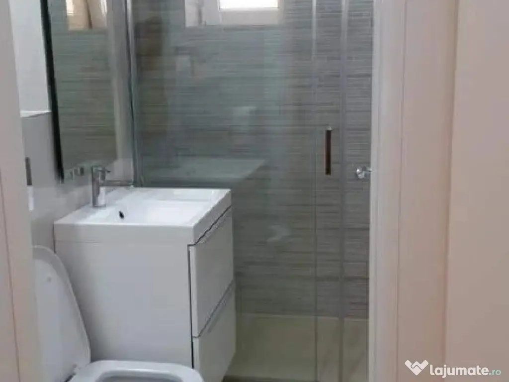 2 camere in zona Complexului Studentesc