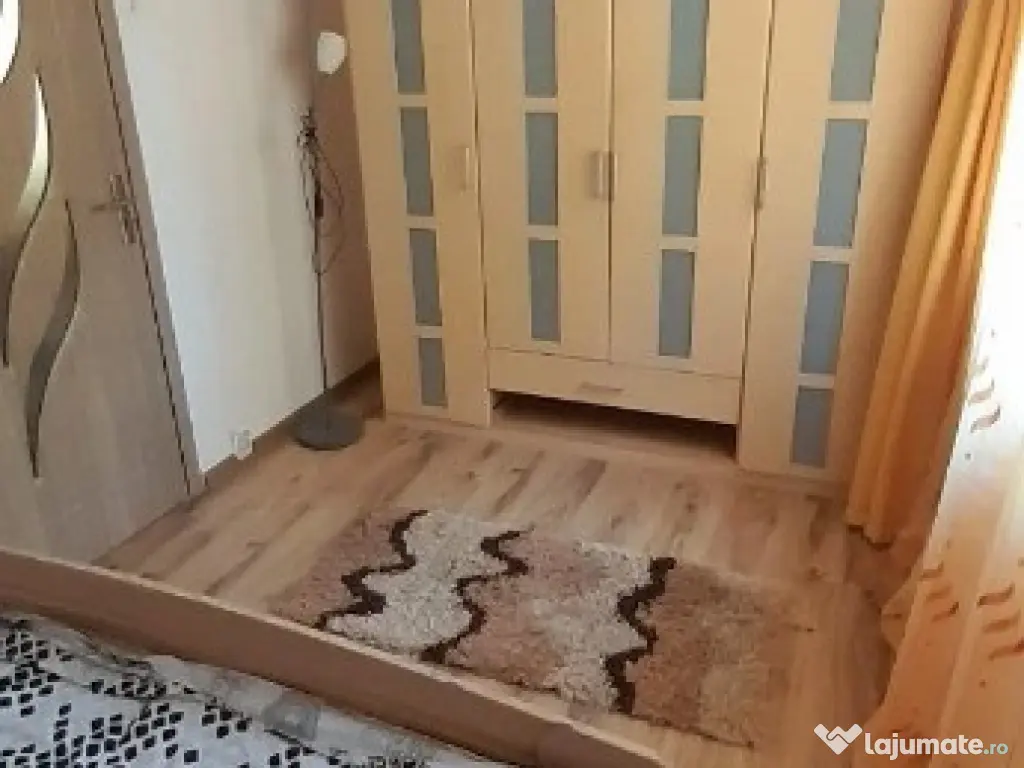 2 camere in zona Complexului Studentesc