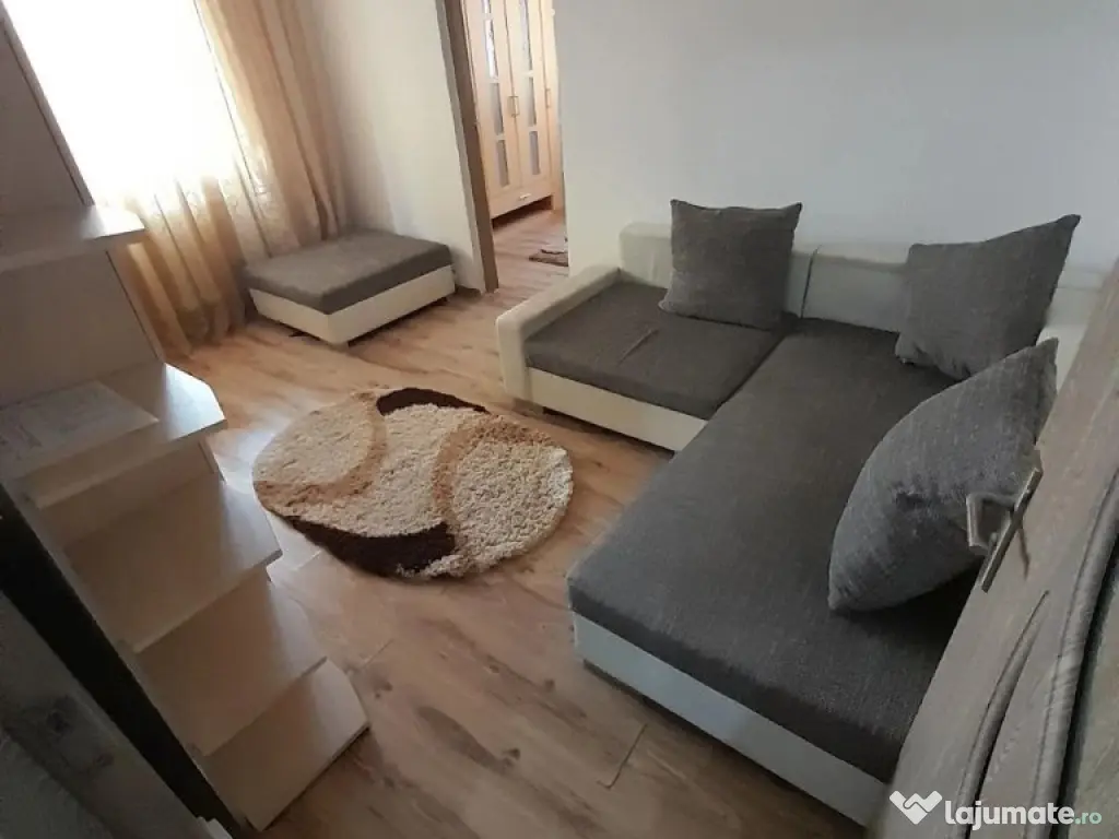 2 camere in zona Complexului Studentesc