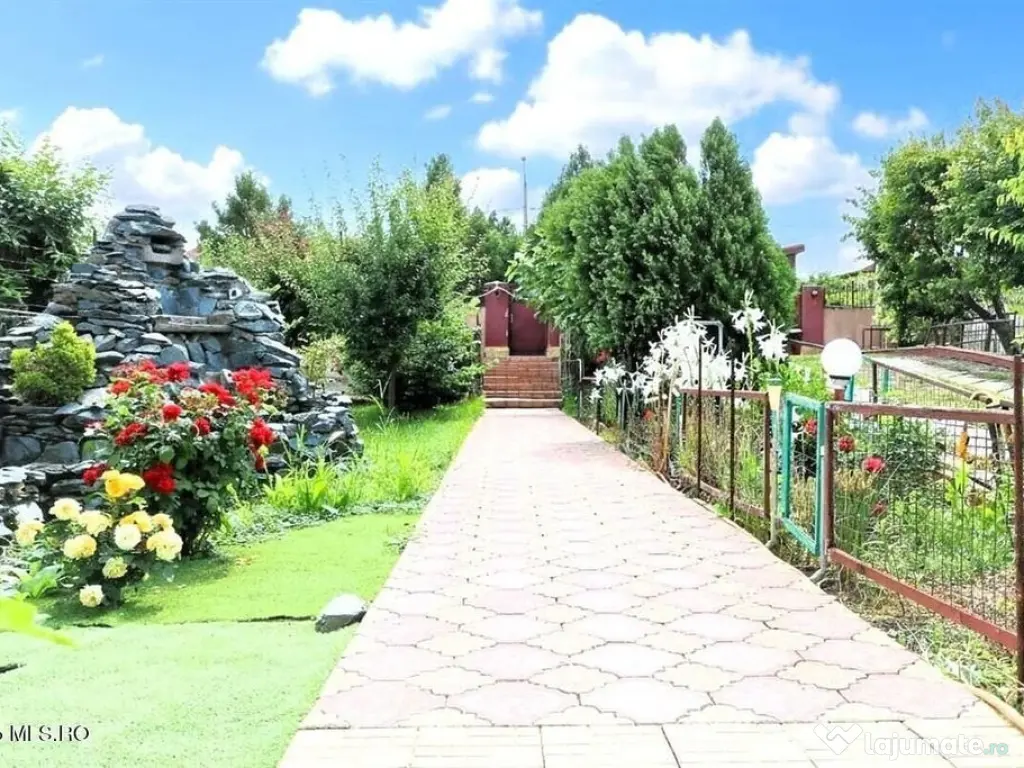 Ovidiu - Str. Nationala, Vila P+1E, teren 1094 mp, vedere...