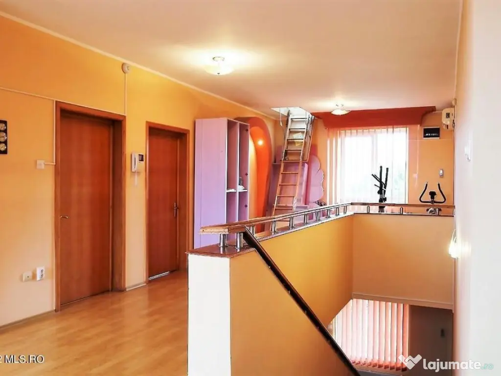 Ovidiu - Str. Nationala, Vila P+1E, teren 1094 mp, vedere...